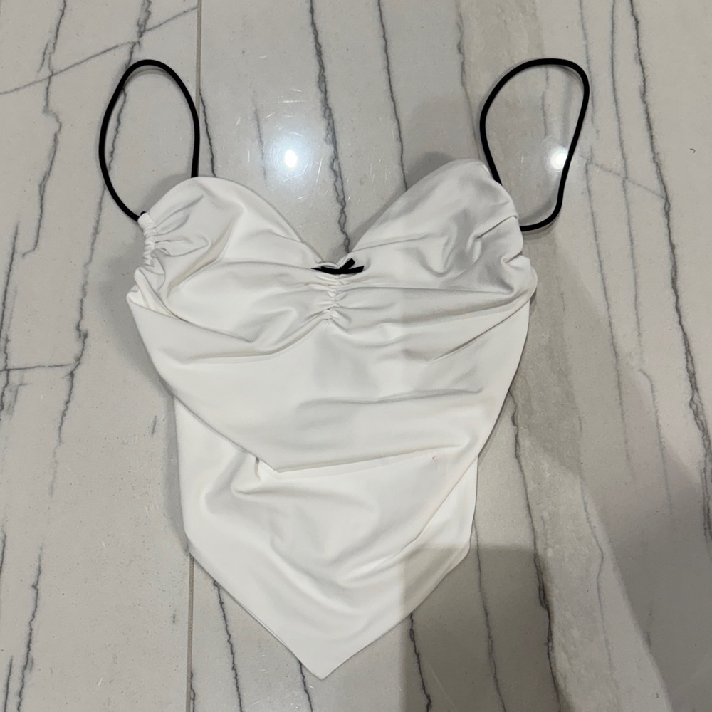 EDIKTED Elegant White stretchy Women's Top - US small